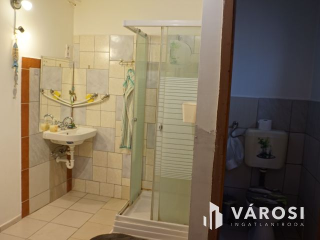 Kertes ház a Csúcson