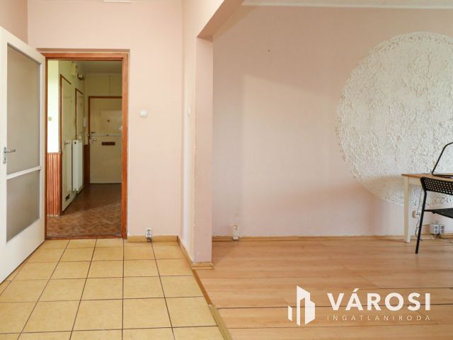 Eladó 55 m²-es, napfényes, erkélyes panel lakás Békésen