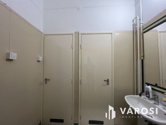 Debrecen Újkertben Nagyon Jó Üzlethelyiség Eladó!