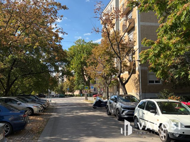 ÁR ALATT! 2. em., liftes, zöldövezeti lakás  a Tahi utcában