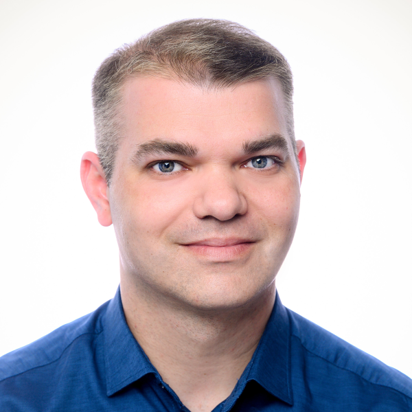 Szentléleki Tamás